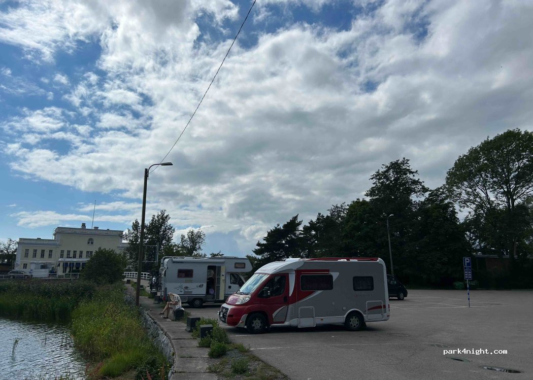 (00570) Helsinki - 2 Wihurinaukio — foto 4