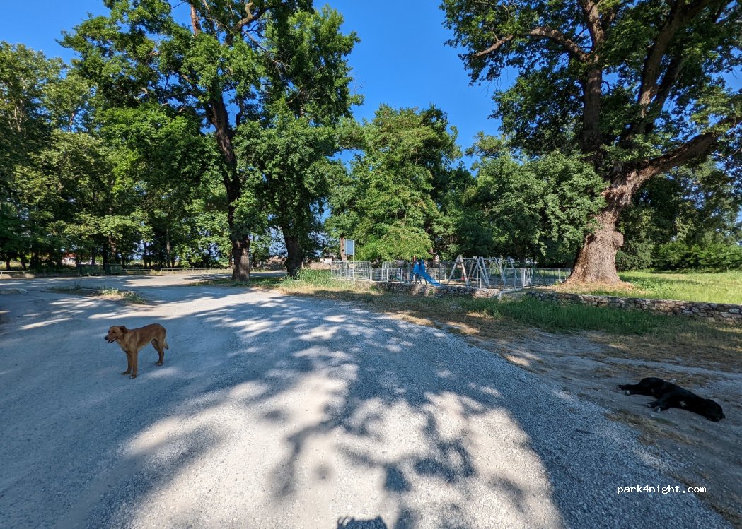 (601 00) Paralia - Unnamed Road — foto 2