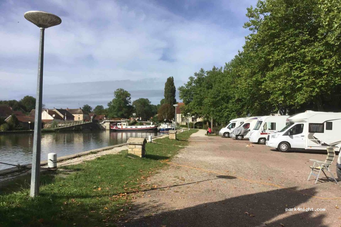 (21320) Vandenesse-en-Auxois - — foto