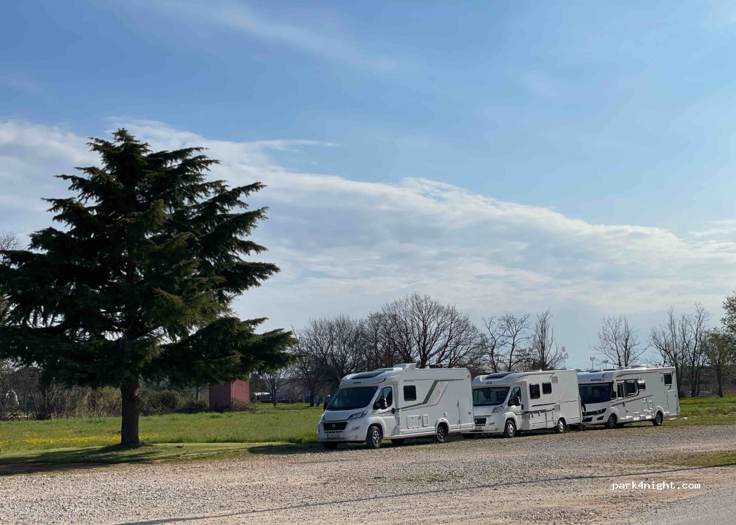 (52470) Umag - 17 Ulica Ive Lole Ribara — foto