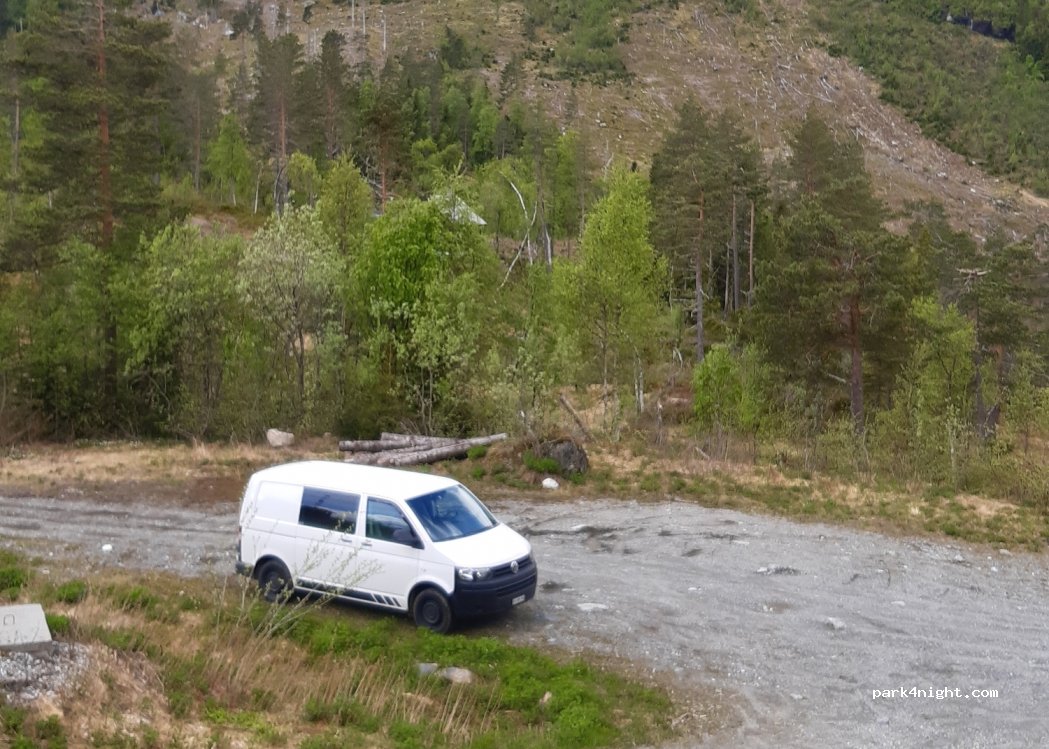 (5730) Ulvik - 27 Storemyrvegen — foto