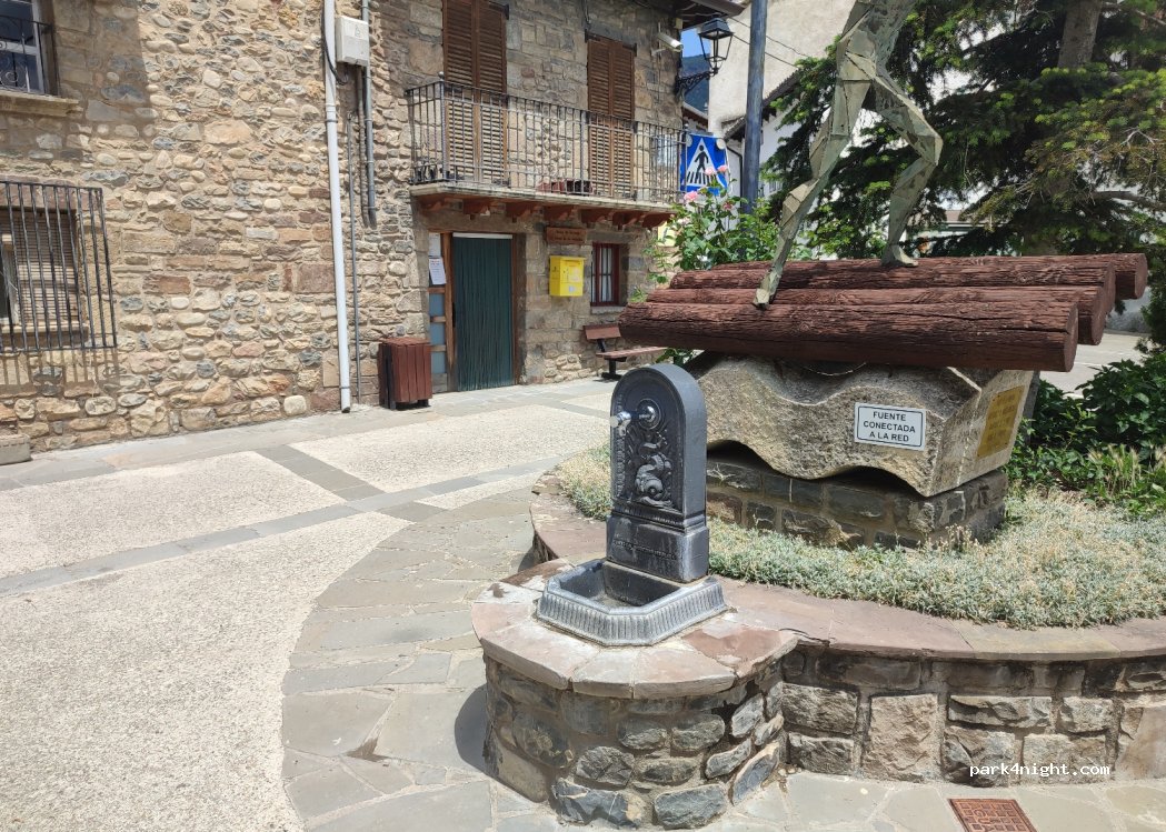 (50682) Sigüés - 2 Plaza Aragón — foto