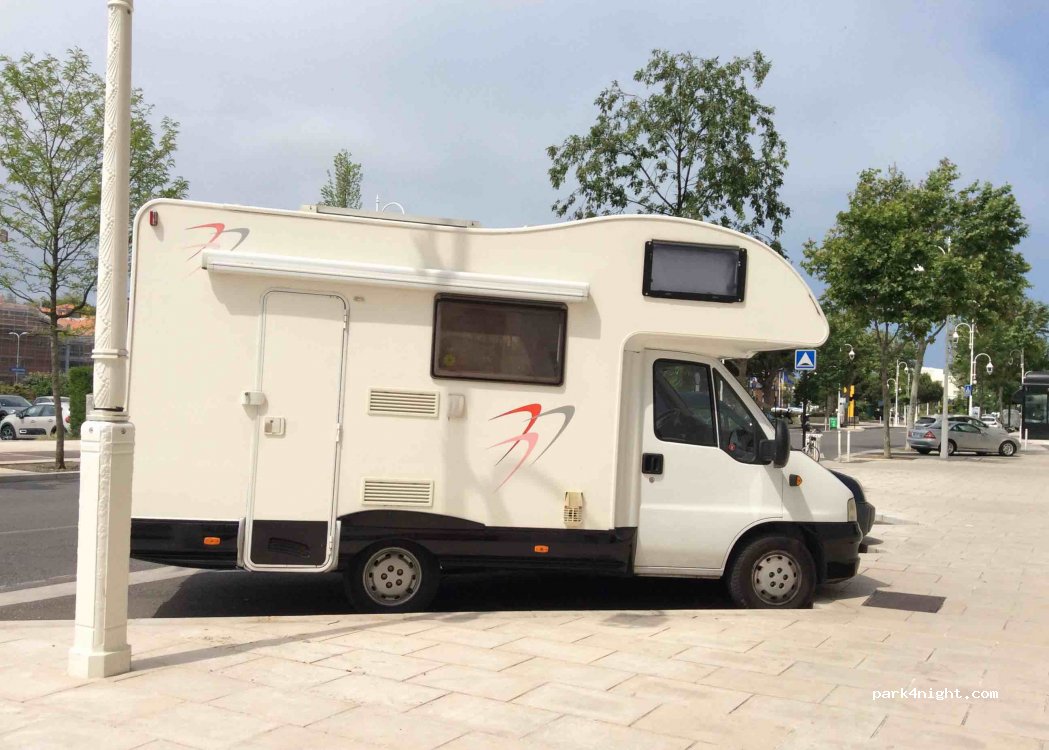 (33120) Arcachon - 13 Boulevard du Général Leclerc — foto