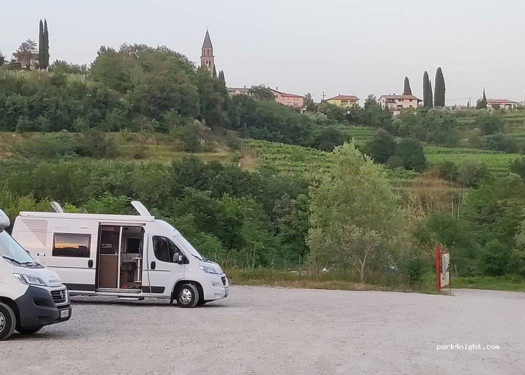 (5212) Dobrovo - 8 Trg 25. maja — foto 2