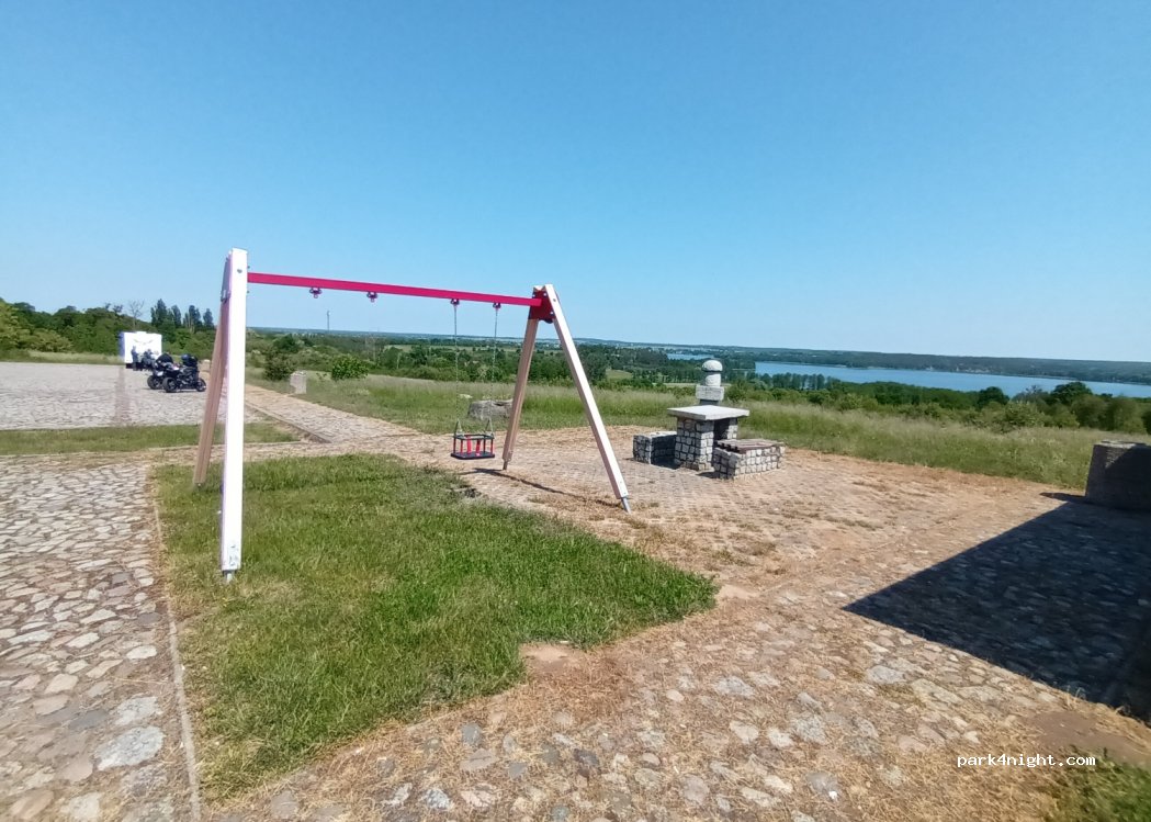(64-412) Łężeczki - Unnamed Road — foto 3