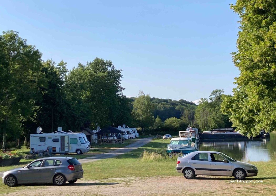 (03230) Beaulon - Route de Chevagnes — foto 2
