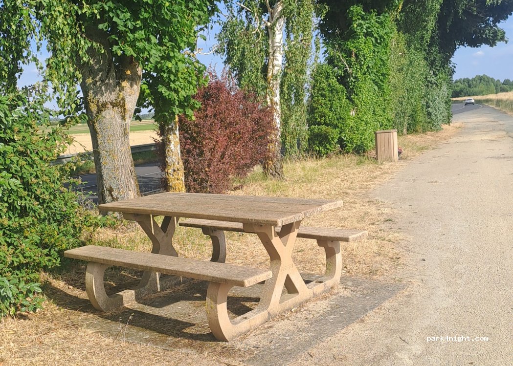 (49250) La Ménitré - — foto
