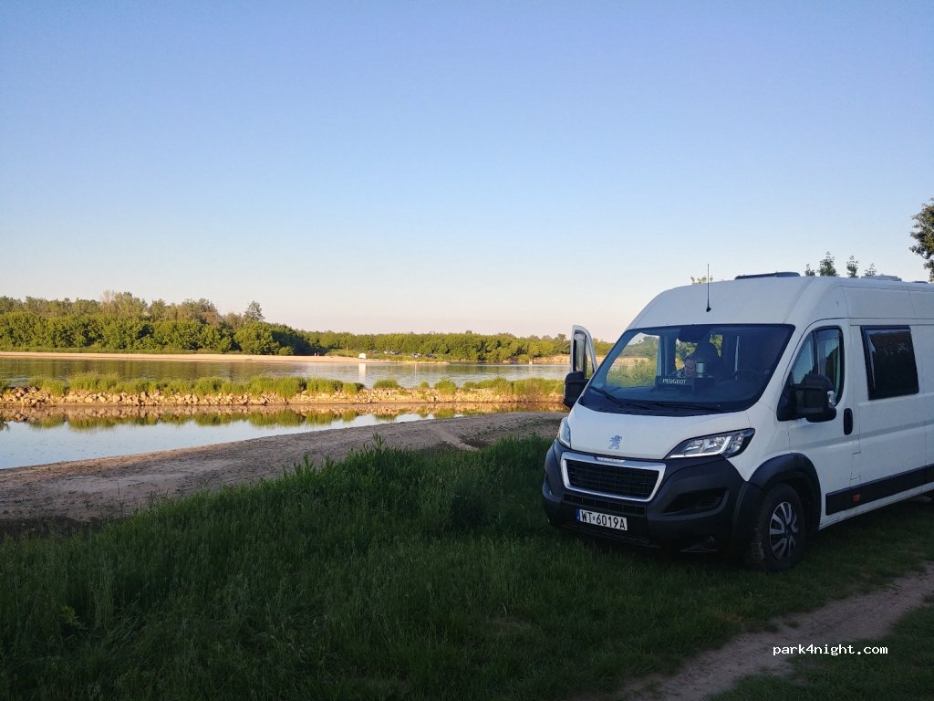 (05) Nadbrzeż - — foto