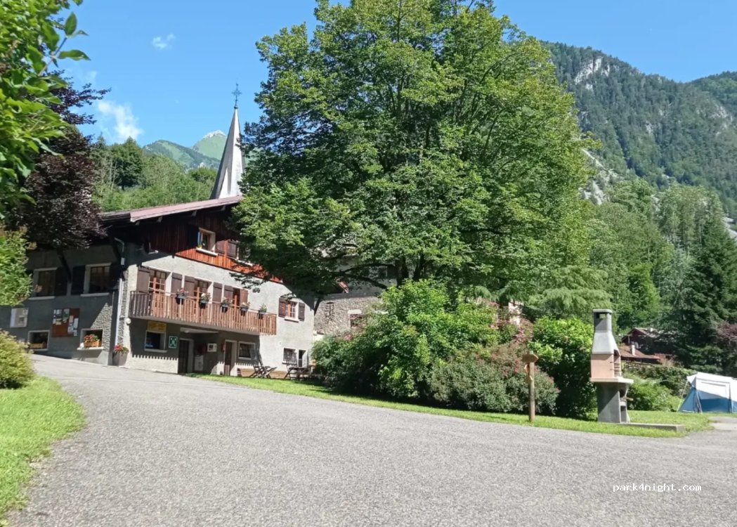 Camping Municipal Les Marronniers Glières-Val-de-Borne — foto 4