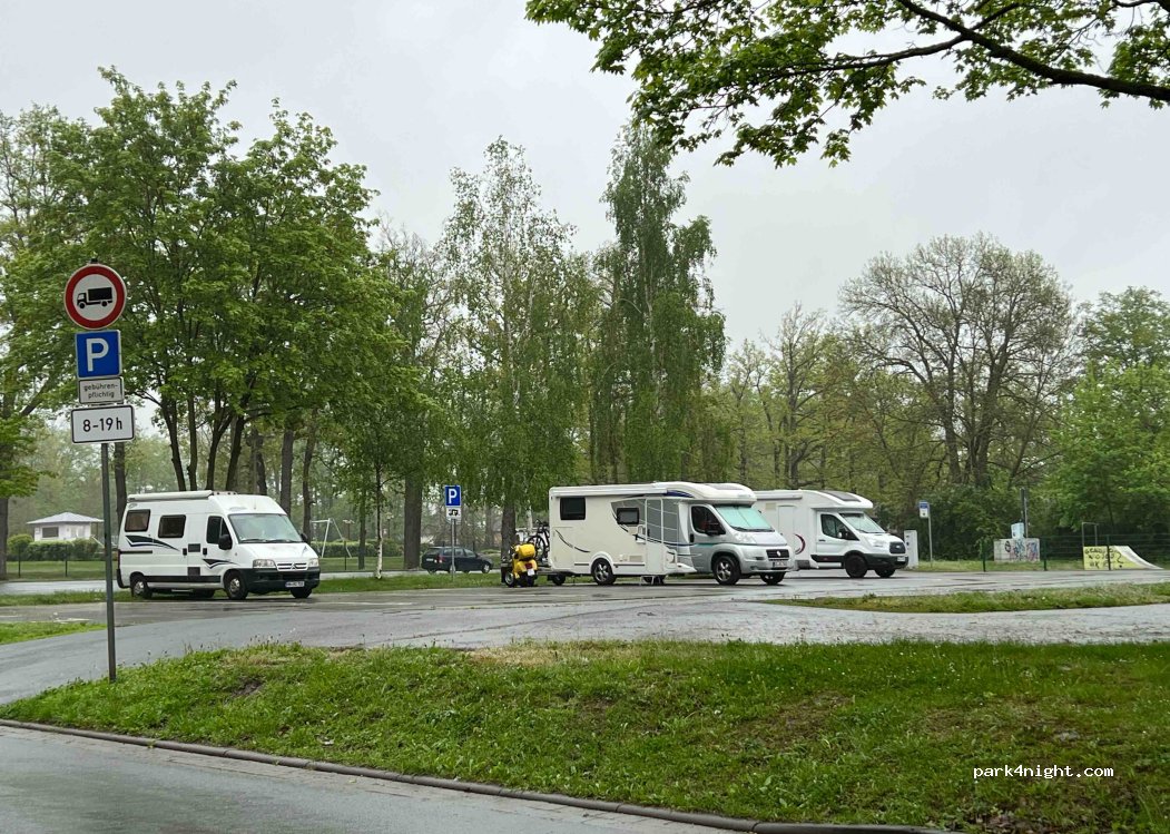 (07646) Stadtroda - 1 August-Bebel-Straße — foto 3