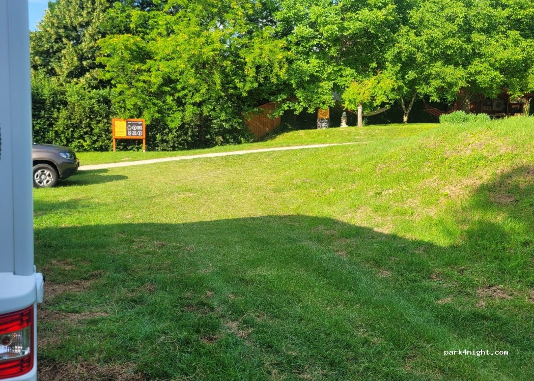 (8046) Bakonykúti - 3 Forrás utca — foto 2