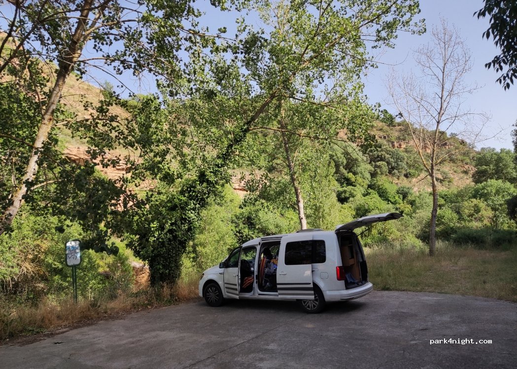 (22147) Alberuela de la Liena - Unnamed Road — foto