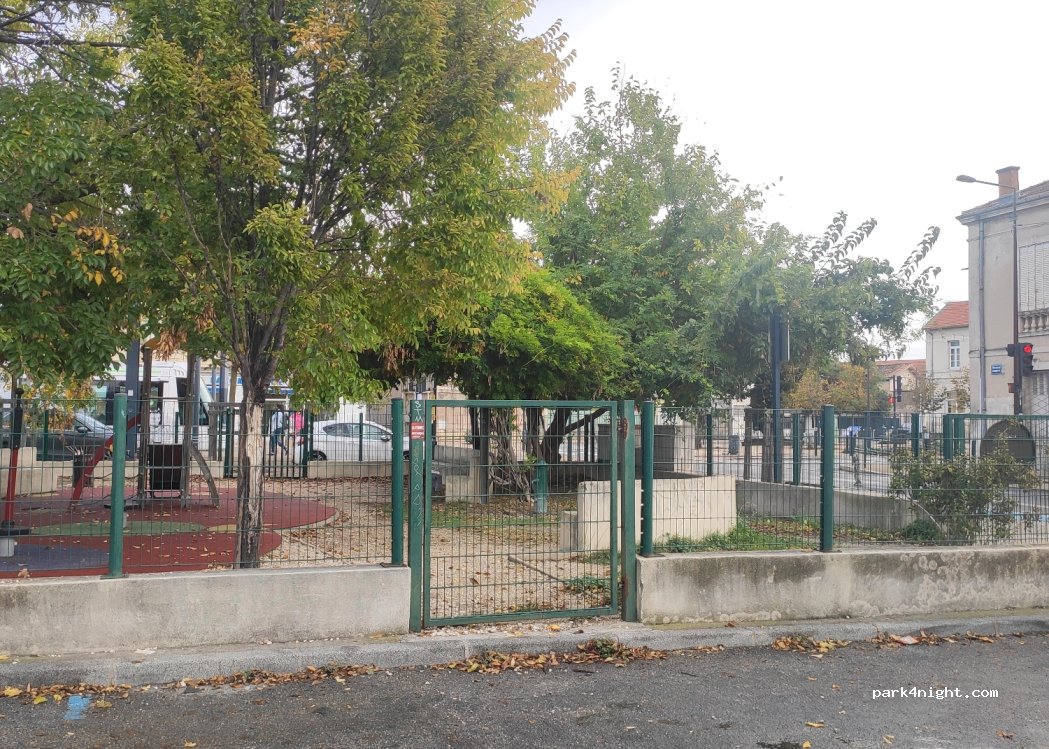 (84000) Avignon - 82 Avenue de Tarascon — foto 2