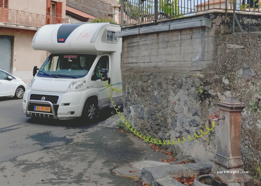 (95015) Linguaglossa - 1 Via Etna — foto 2