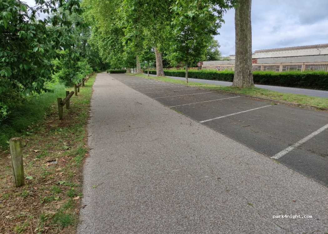 (58000) Nevers - 20 Rue Louise Michel — foto