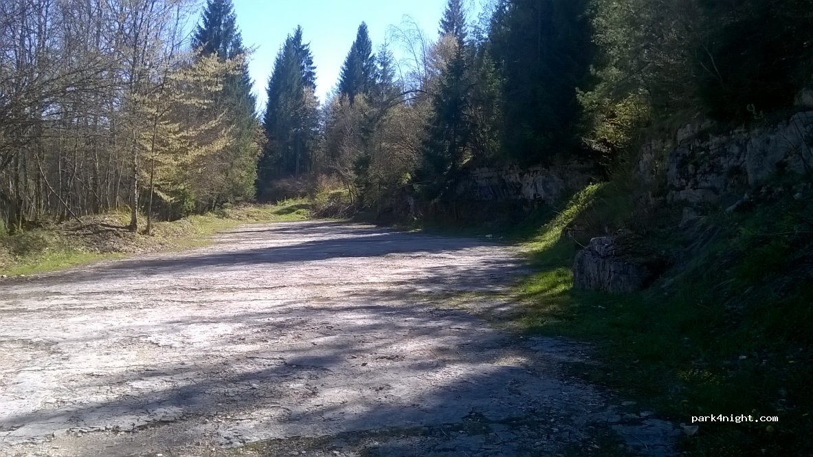 (01130) Saint-Germain-de-Joux - D33 — foto
