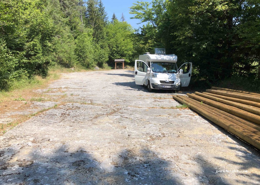 (01130) Saint-Germain-de-Joux - D33 — foto 3