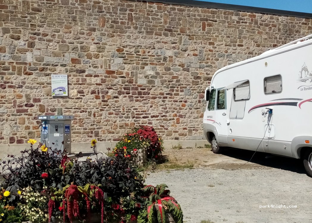 (50410) Percy-en-Normandie - 9697A Place Cardinal Grente — foto 2