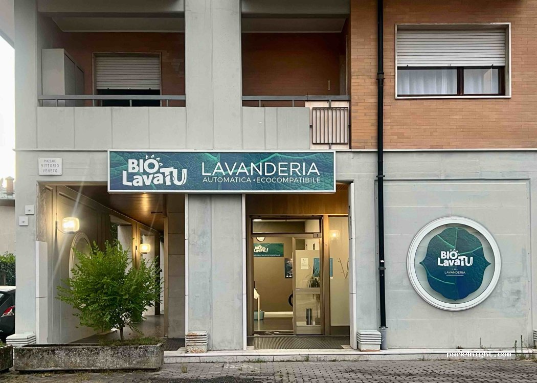 (33028) Tolmezzo - 1 Piazza Vittorio Veneto — foto 4