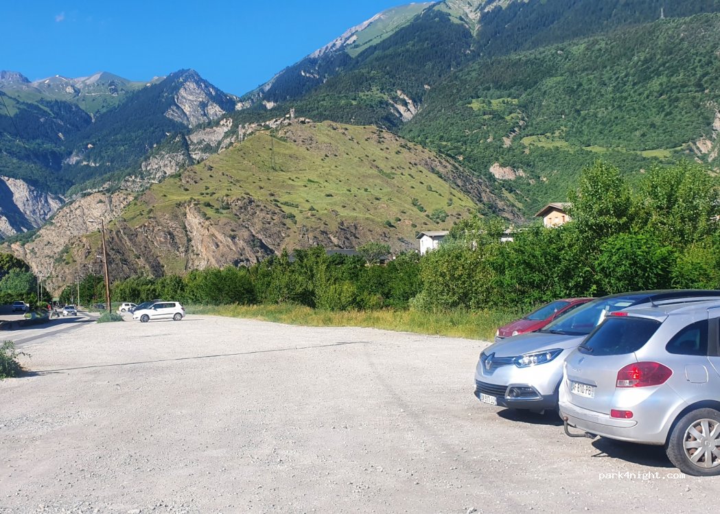 (73300) Saint-Jean-de-Maurienne - 115 Quai de l'Arvan — foto