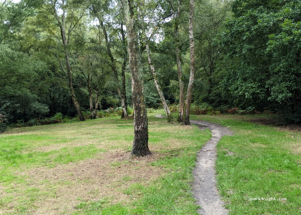 (GU46 6AW) Yateley - Cricket Hill Lane — foto 2