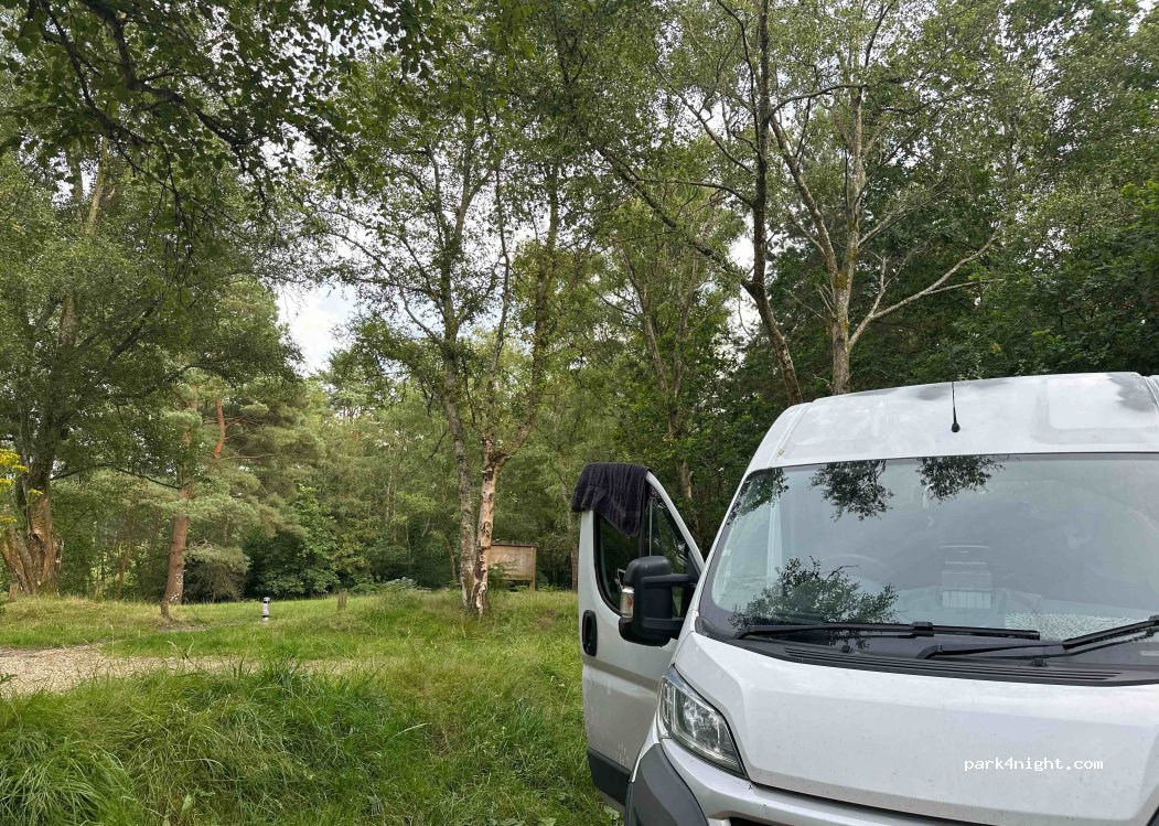 (GU46 6AW) Yateley - Cricket Hill Lane — foto 4