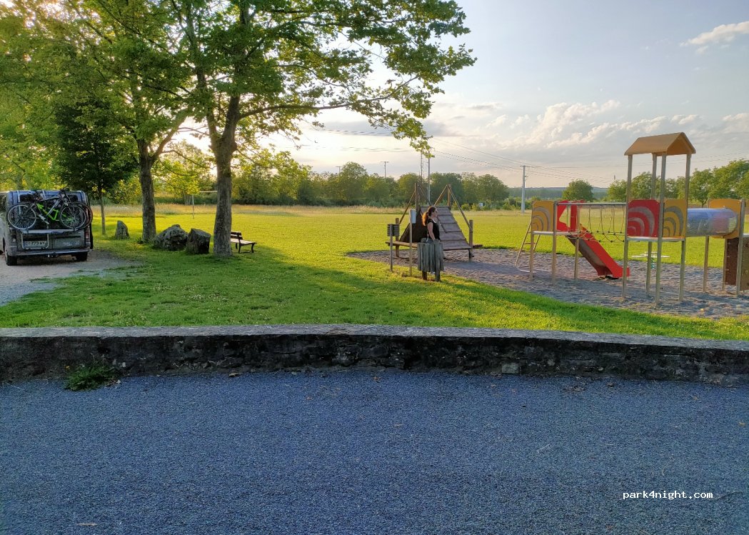 (63260) Saint-Gènes-du-Retz - 3 Rue Principale — foto 2