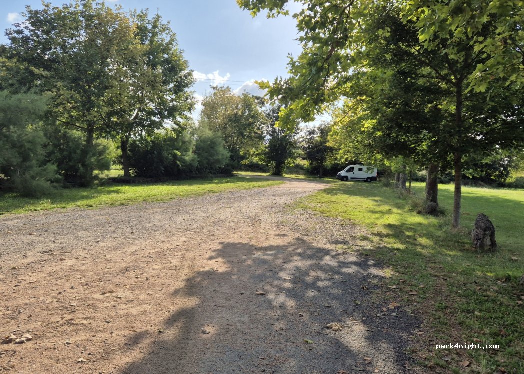 (63260) Saint-Gènes-du-Retz - 3 Rue Principale — foto 4