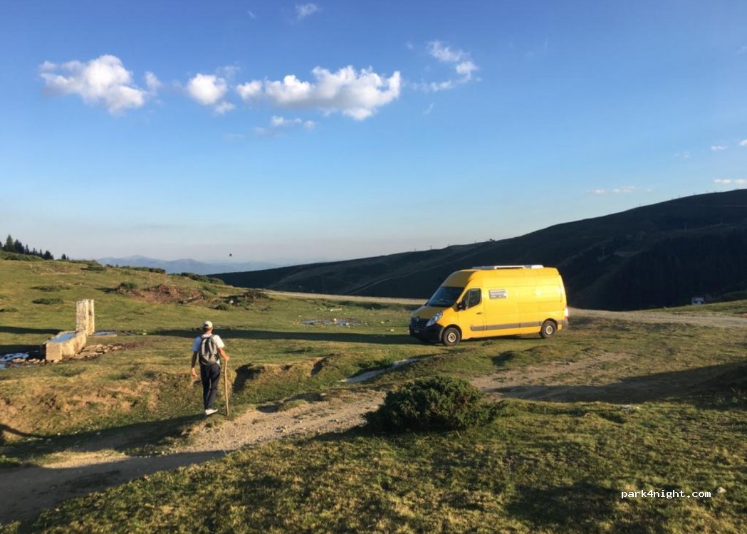 (1220) Popova Shapka - Unnamed Road — foto