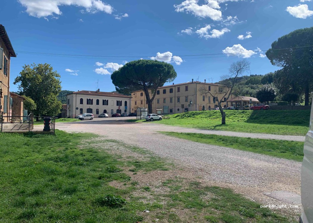 (58024) Ghirlanda - 37 Via di Perolla — foto