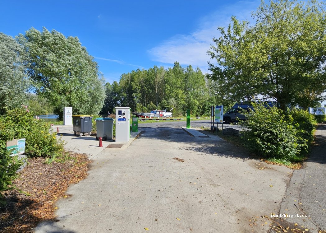 aire Camping-Car Park de Bray-sur-Somme — foto 4
