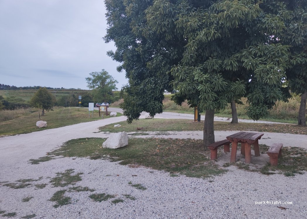 (7144) Alsónána - Unnamed road — foto 3