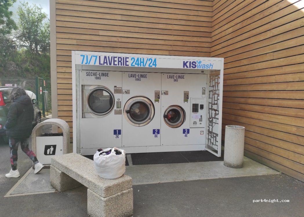 (15300) Murat - 23 Rue du Stade — foto