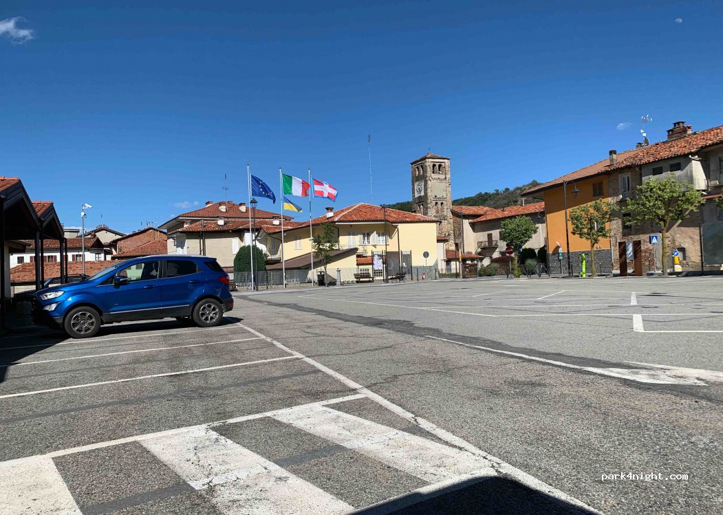 (10080) Prascorsano - 1 Piazza Enrietto Giacomo — foto