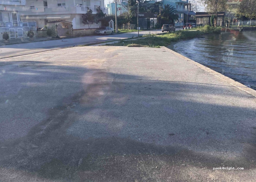 (64011) Keramoti - Unnamed Road — foto 2