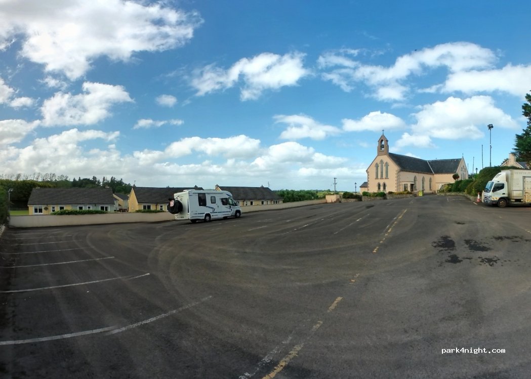 (F26 NX48) Killala - 14 Churchfield Manor — foto