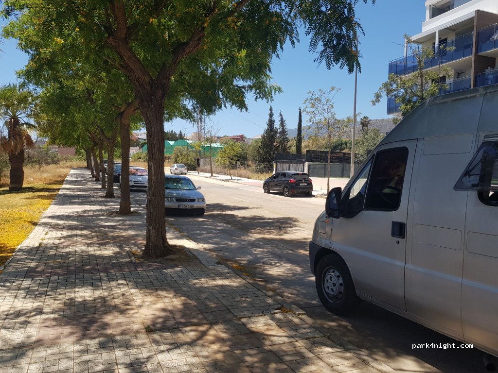 (29620) Torremolinos - 10 Calle Andres Segovia — foto 2