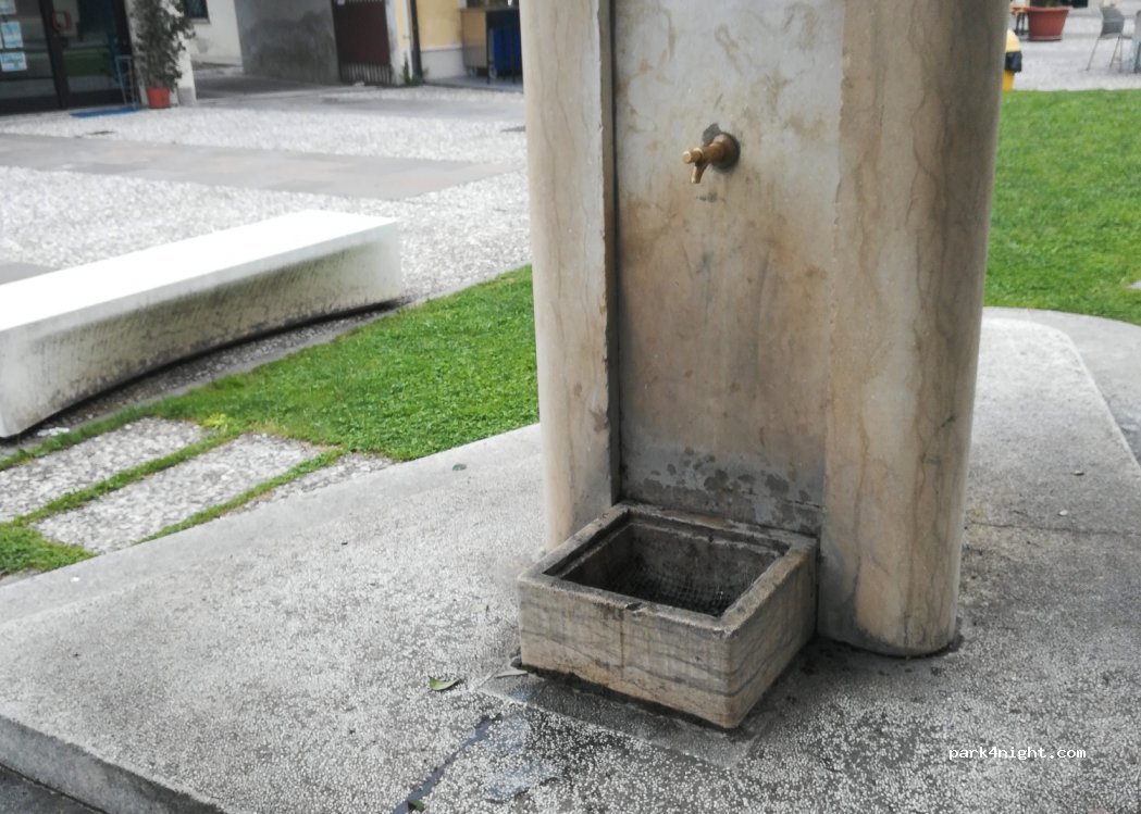 (33080) Roveredo in Piano - 25 Piazza Roma — foto