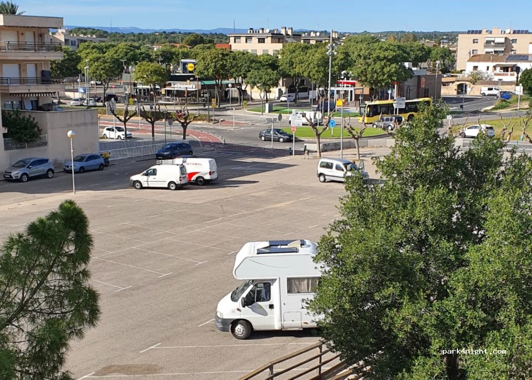(43830) Torredembarra - Carrer del Ferrocarril — foto 3