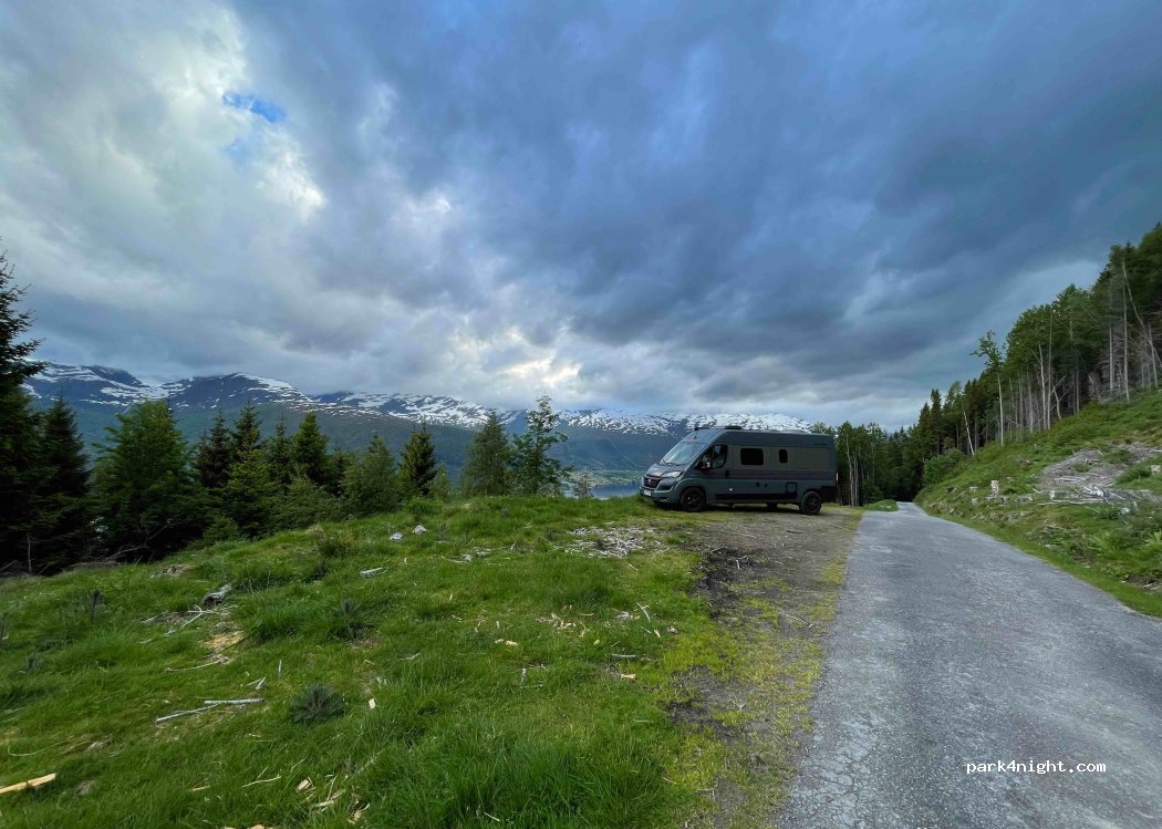 (6823) Sandane - — foto