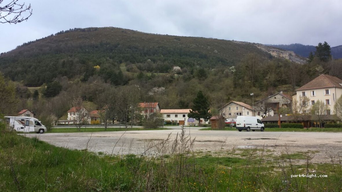 (05140) Saint-Julien-en-Beauchêne - Le Village — foto