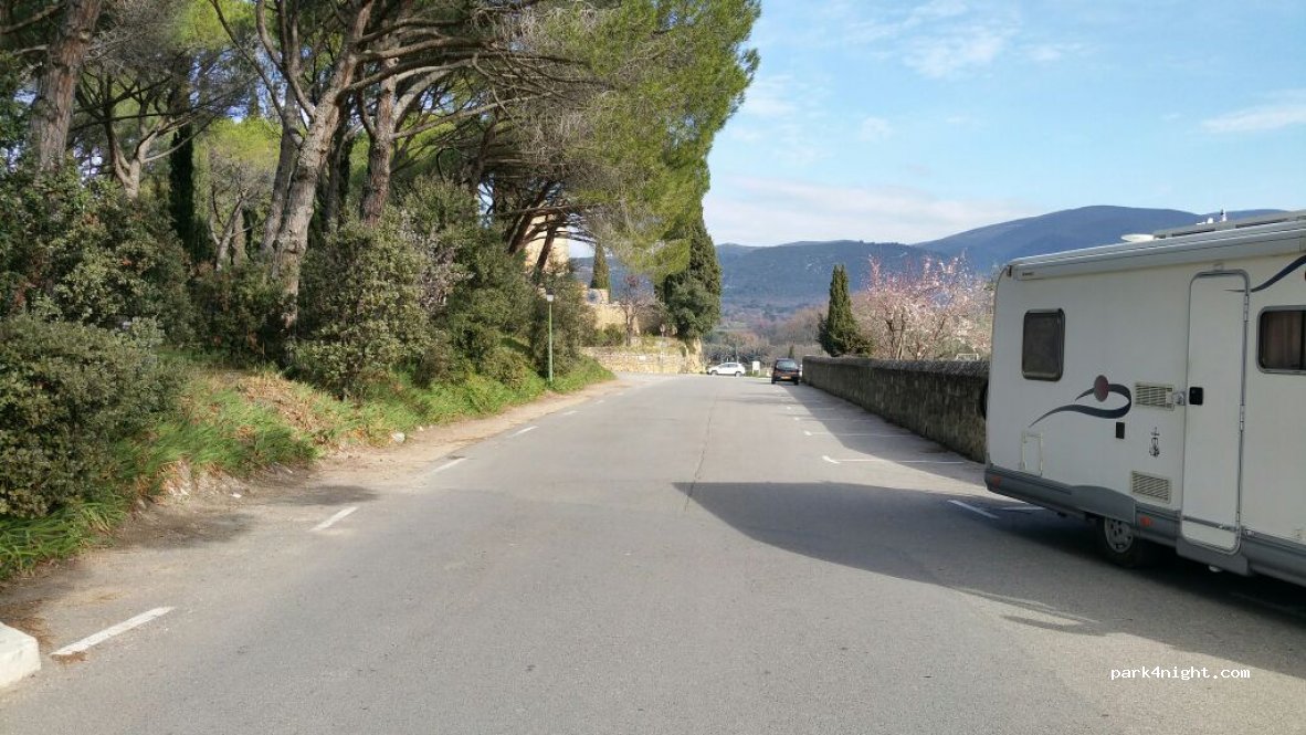 (84160) Lourmarin - Chemin de Pierrouret — foto 2