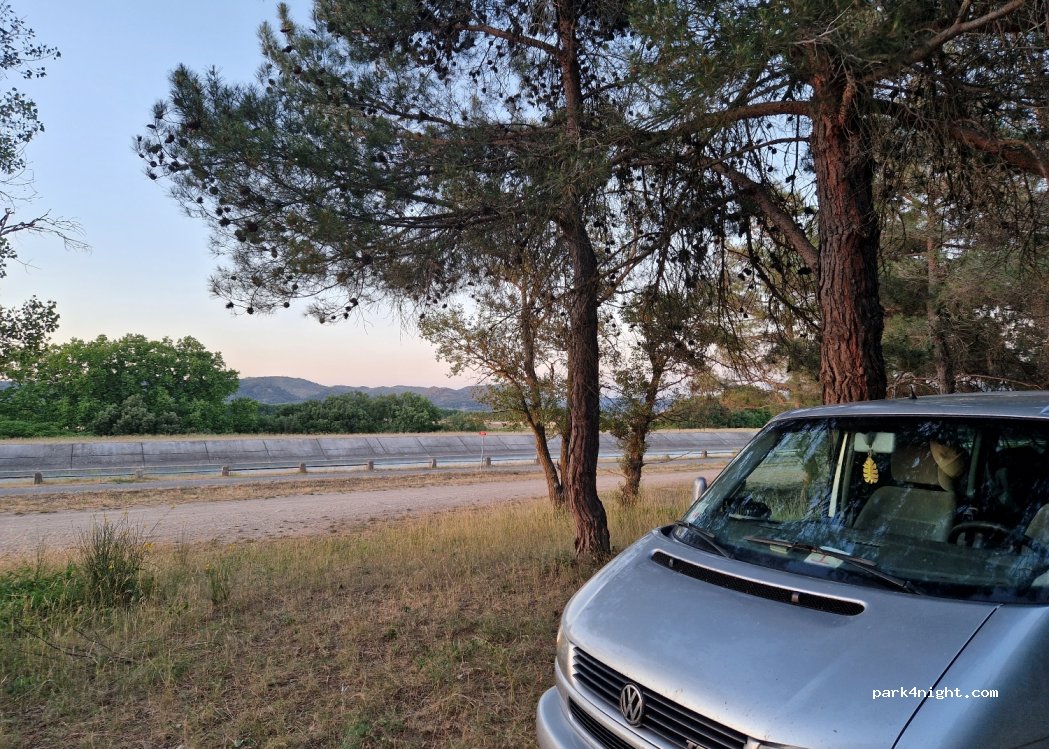 (13860) Peyrolles-en-Provence - — foto