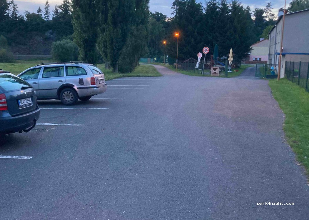 (285 22) Zruč nad Sázavou - Ke Stadionu — foto