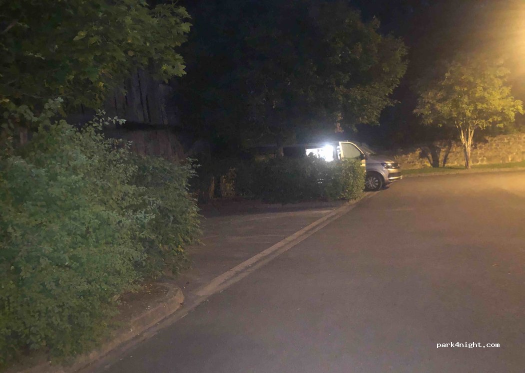 (63210) Olby - 70 Place de la Fontaine — foto 4