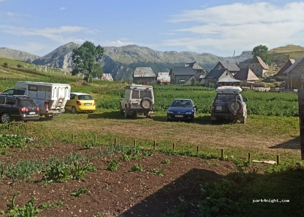 Na Krovu Svijeta — foto