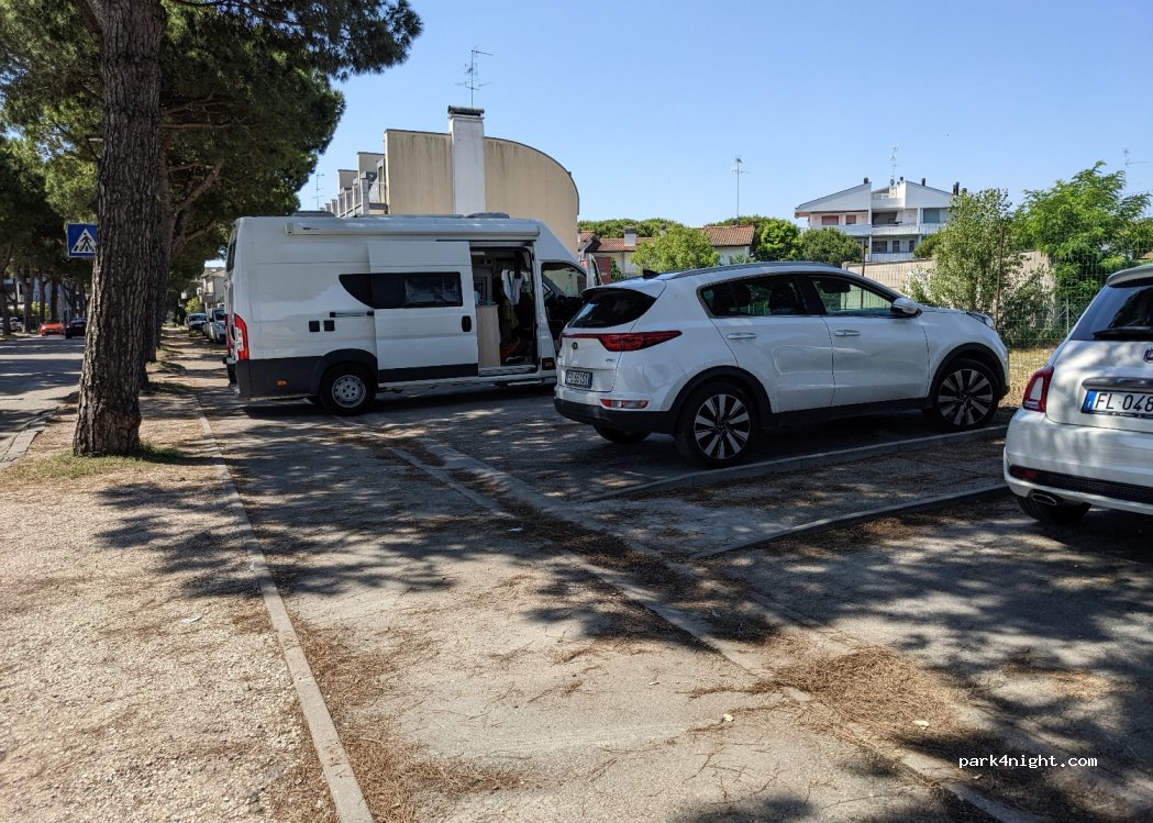 (48122) Marina di Ravenna - 7 Viale Agamennone Vecchi — foto