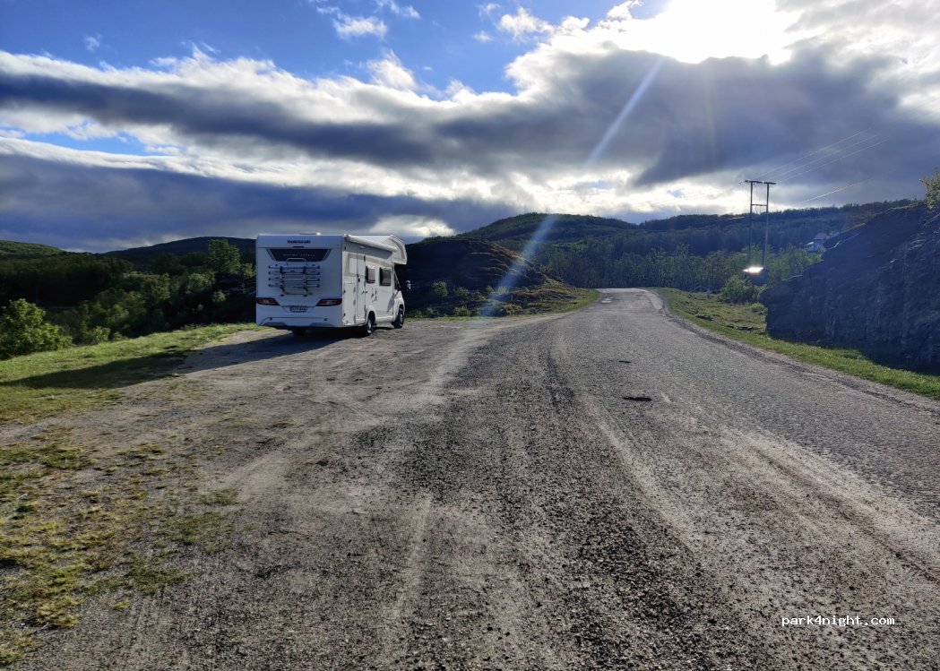 (9710) Kolvik - Unnamed Road — foto