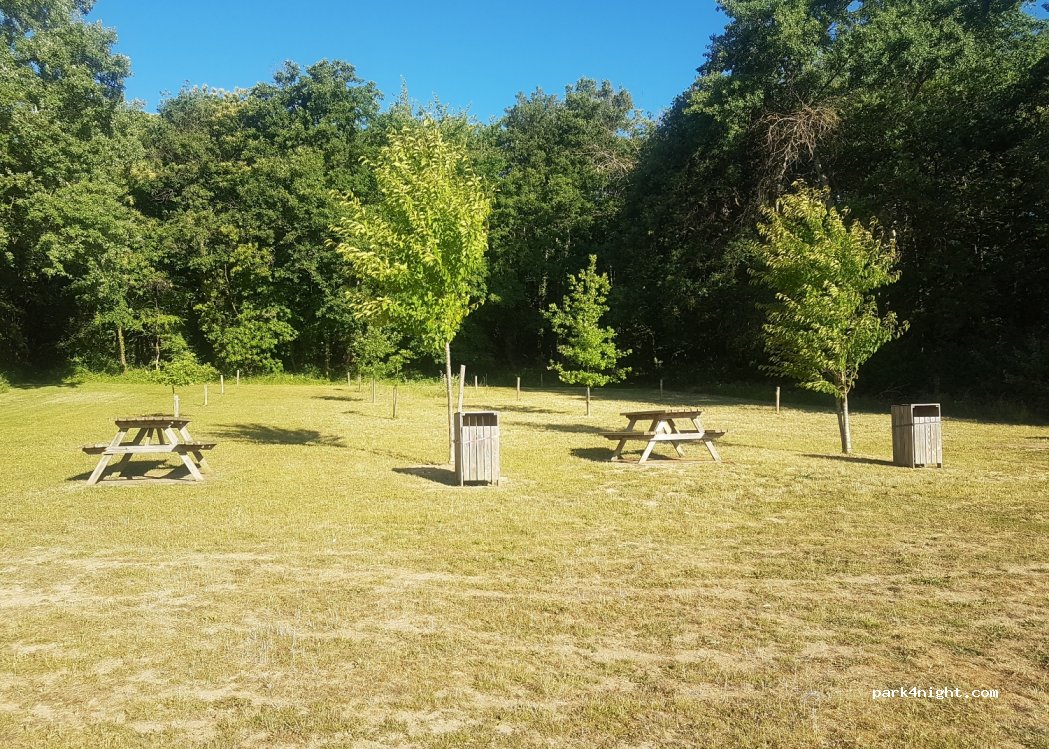 (37800) Draché - Unnamed Road — foto 2