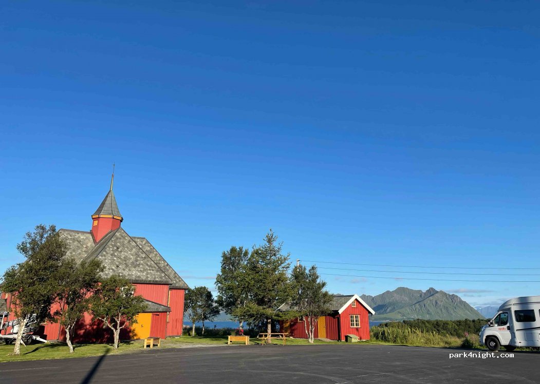 (8470) Bø i Vesterålen - 3 Prestegårdsveien — foto